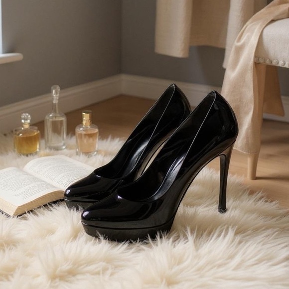 Yves Saint Laurent Rive Gauche Black Patent Leather Pumps - Size 7 (IT 37) - Picture 2 of 15